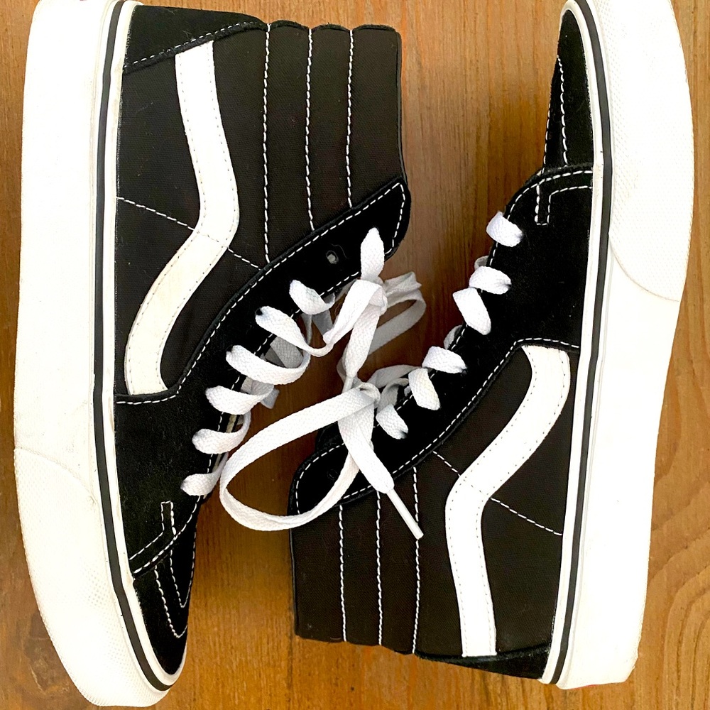 VANS SK8-HI BLACK HIGH TOPS WOMENS 7.5/ MEN 6.0